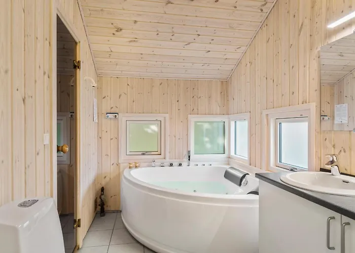 Stunning In With Sauna Feriehus *